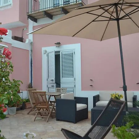 Casa Carmela Nocleg ze śniadaniem 4*